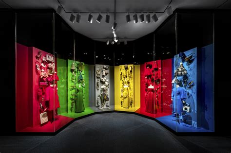 dior show bows at dallas museum of art|Why the Dior Exhibit Is One of the Hottest Tickets in Dallas.